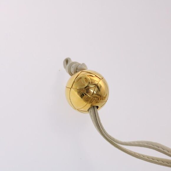 Chanel Matelassé White Canvas Shoulder Bag (Pre-Owned) - Picture 16 of 16